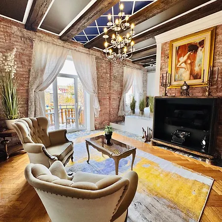 Vibrant Downtown Studio Oasis Liepaja Exterior photo