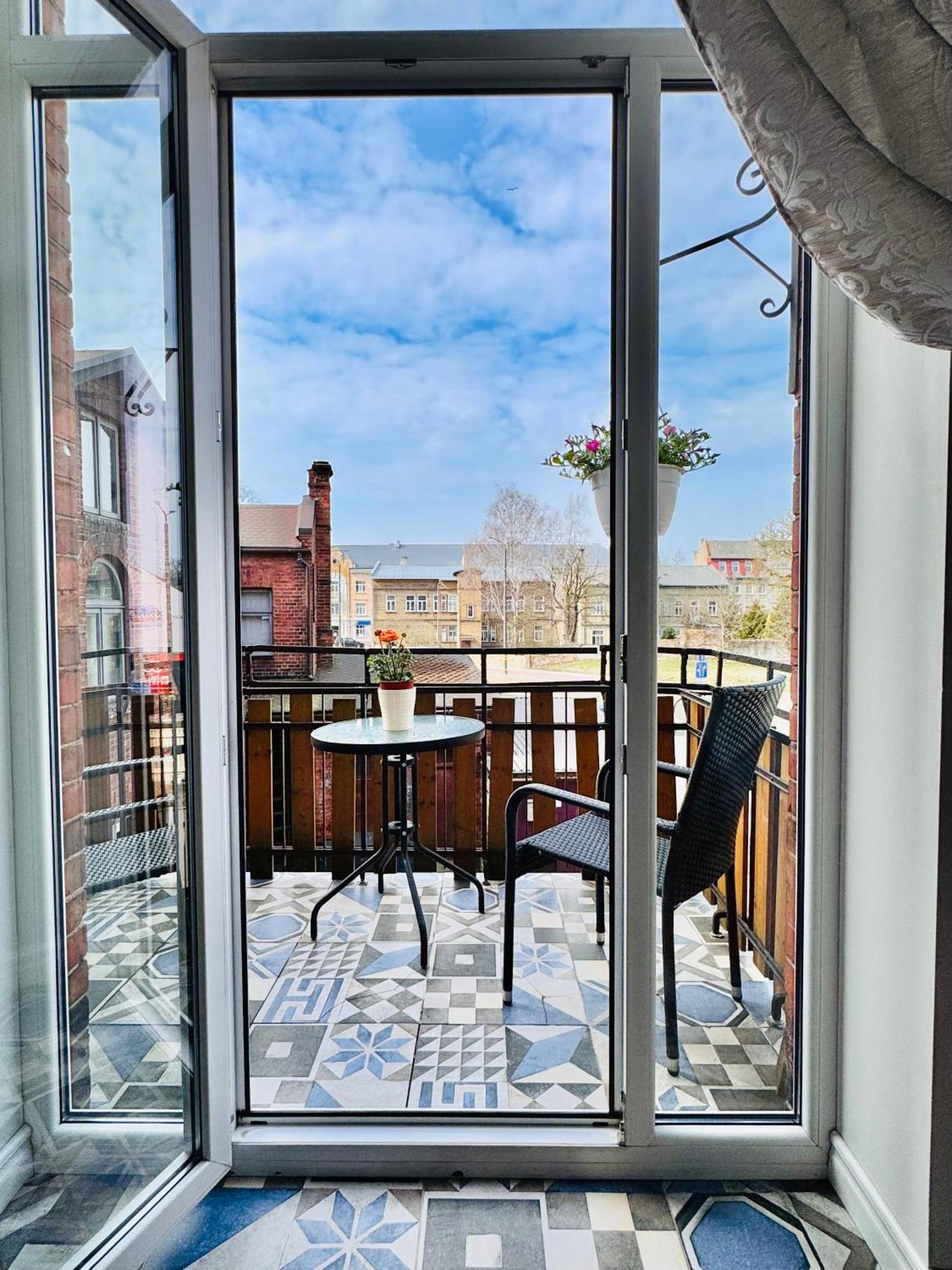 Vibrant Downtown Oasis * Liepaja