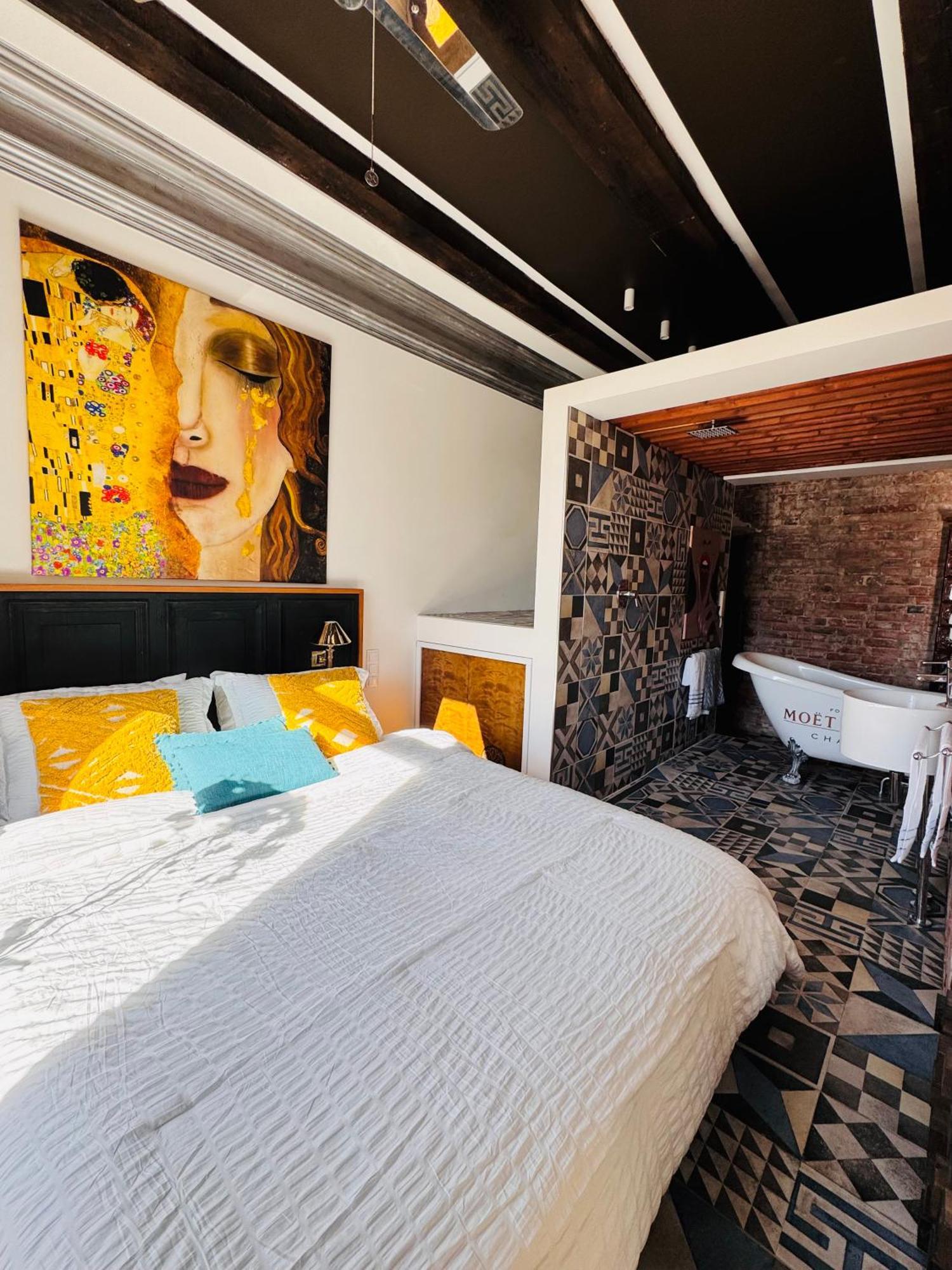 Butas Vibrant Downtown Oasis Liepaja
